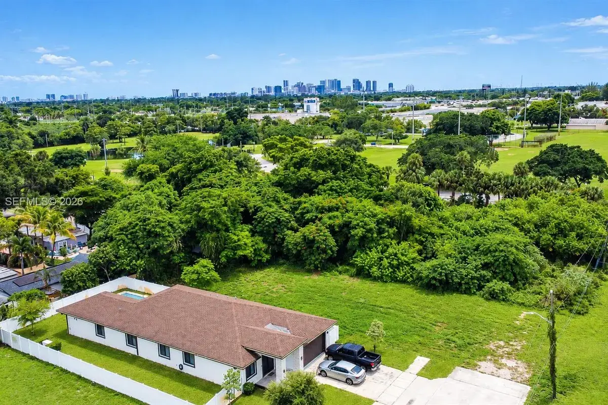 2620 NW 20th Ave, Oakland Park FL 33311