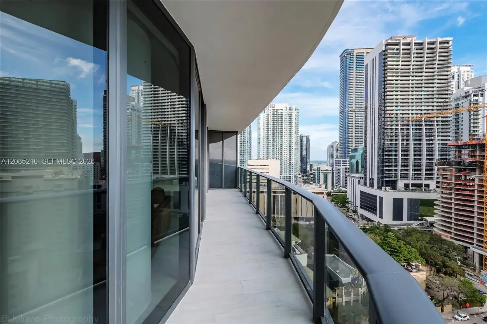 45 SW 9th St # 1606, Miami FL 33130 photo 3
