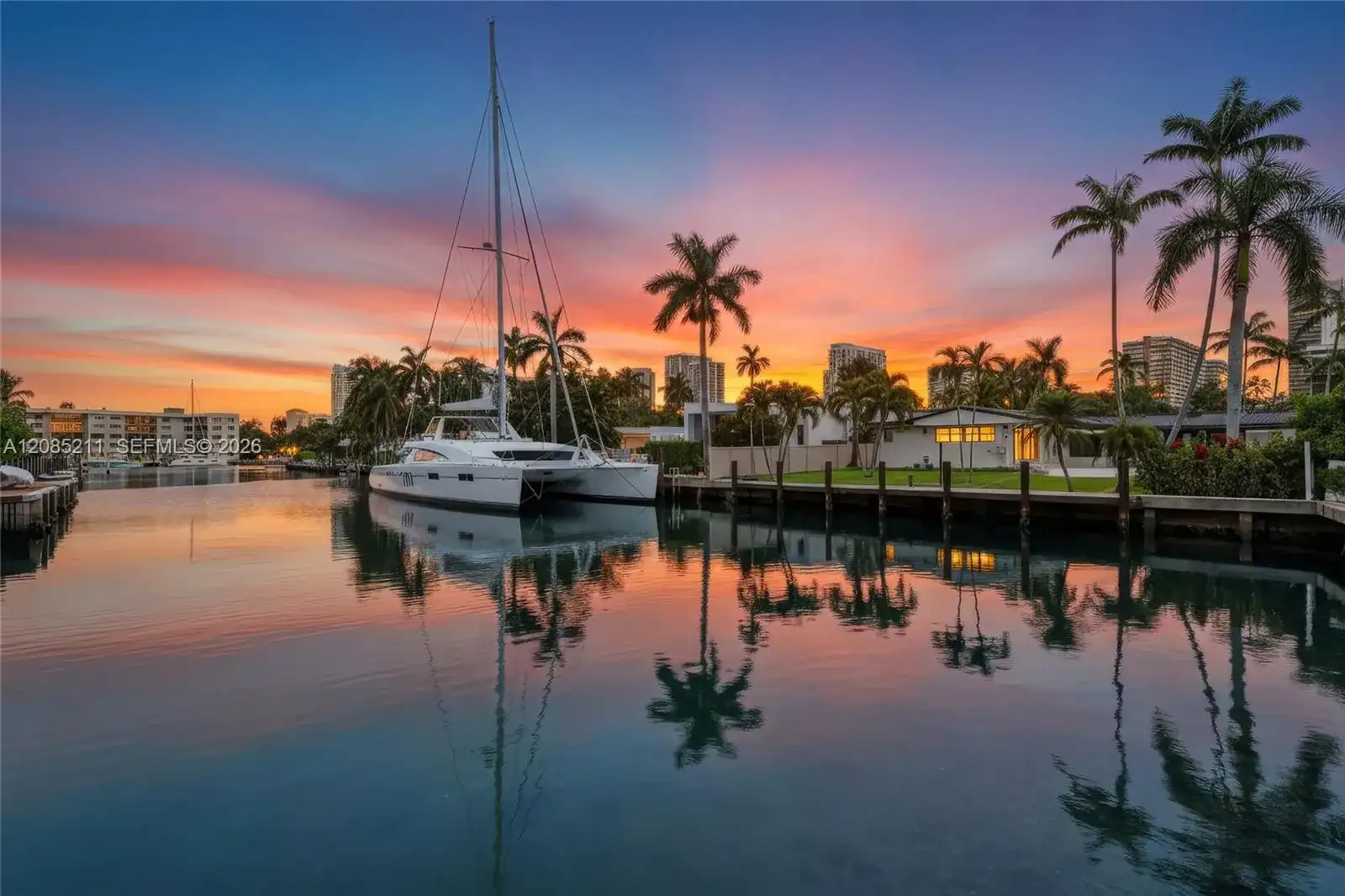 536 Hibiscus Dr, Hallandale Beach FL 33009