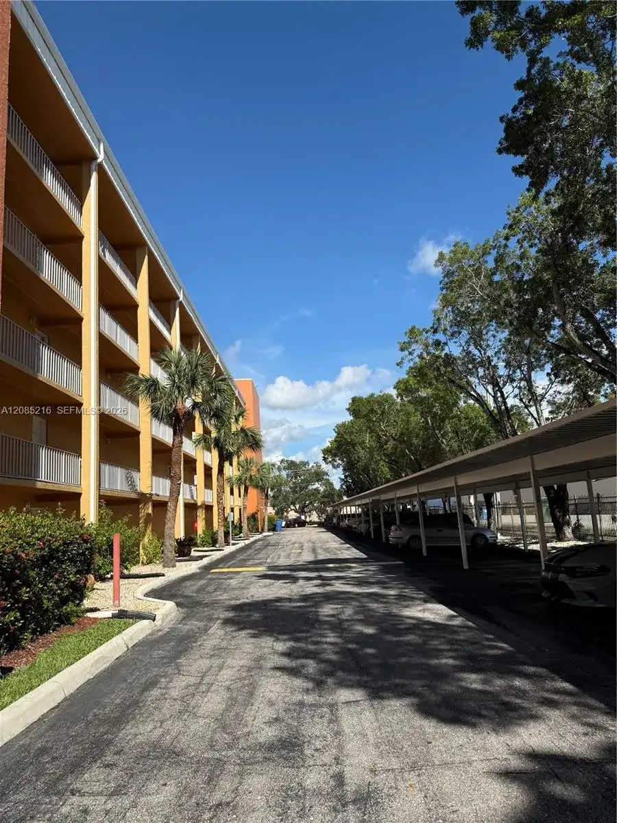 2366 E Mall Dr # 308, Fort Myers FL 33901 photo 2