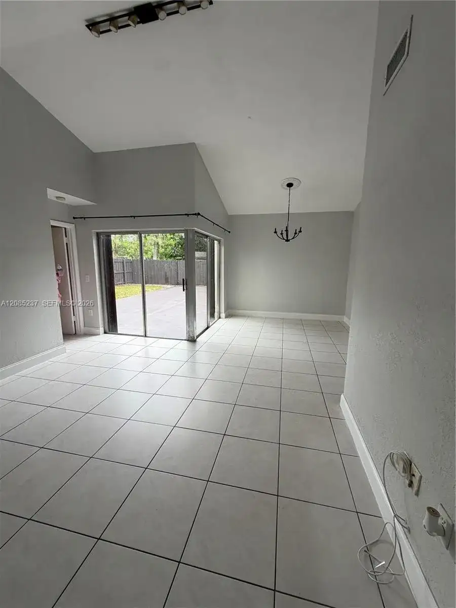 20591 SW 124th Ct, Miami FL 33177 photo 4