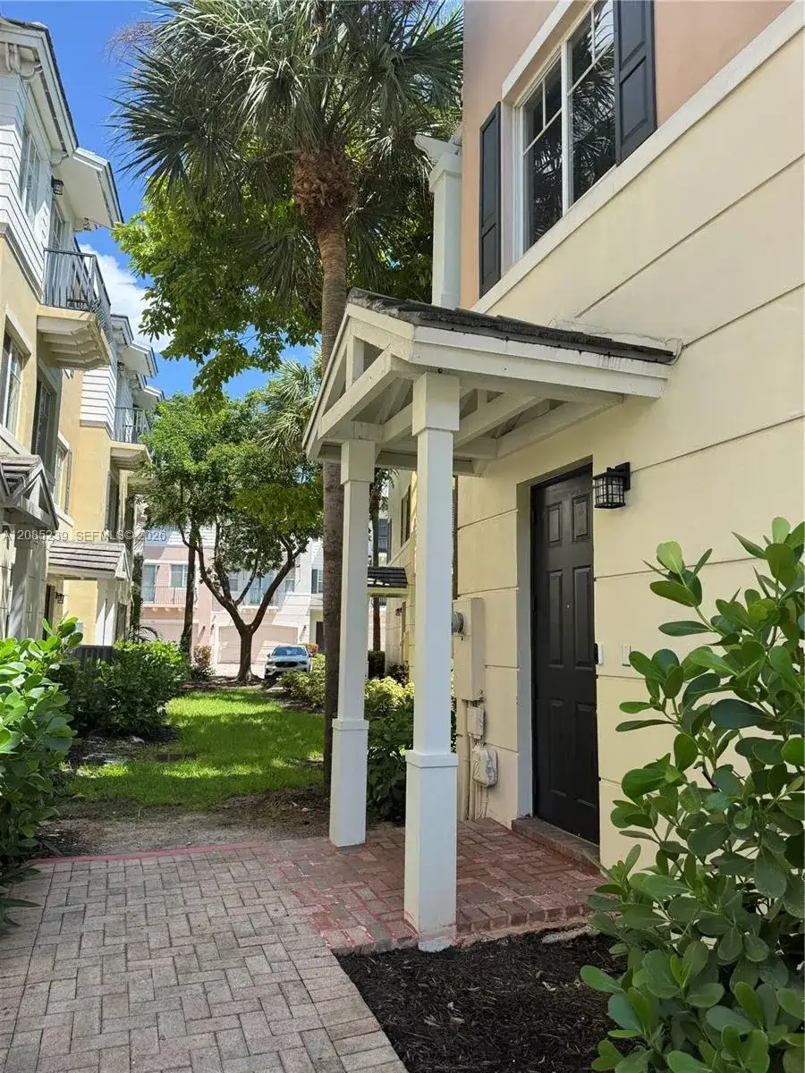 500 NW 39th Cir, Boca Raton FL 33431 photo 2