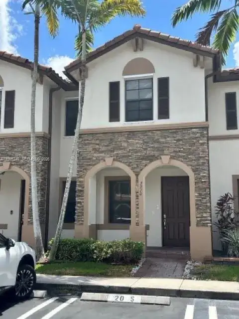 3210 SE 6th St, Homestead FL 33033 photo 3