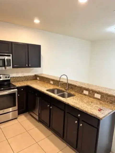 3210 SE 6th St, Homestead FL 33033 photo 5
