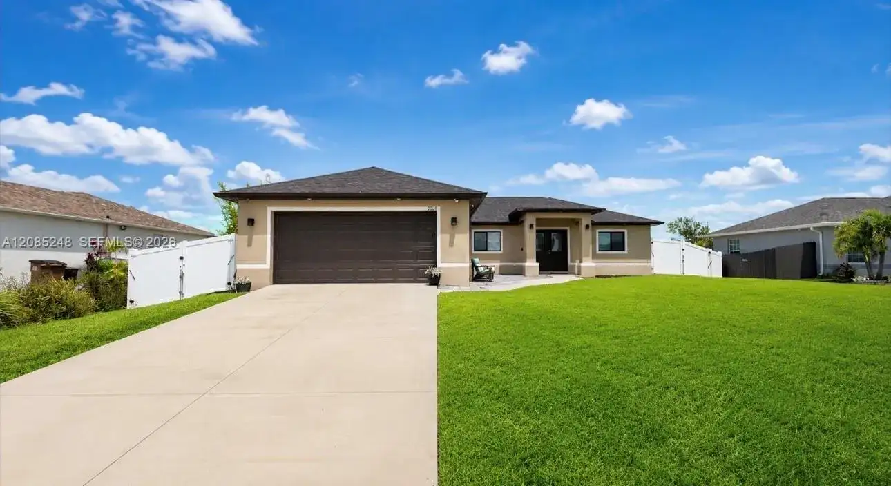 2208 NW 42ND PL, Cape Coral FL 33993 photo 2