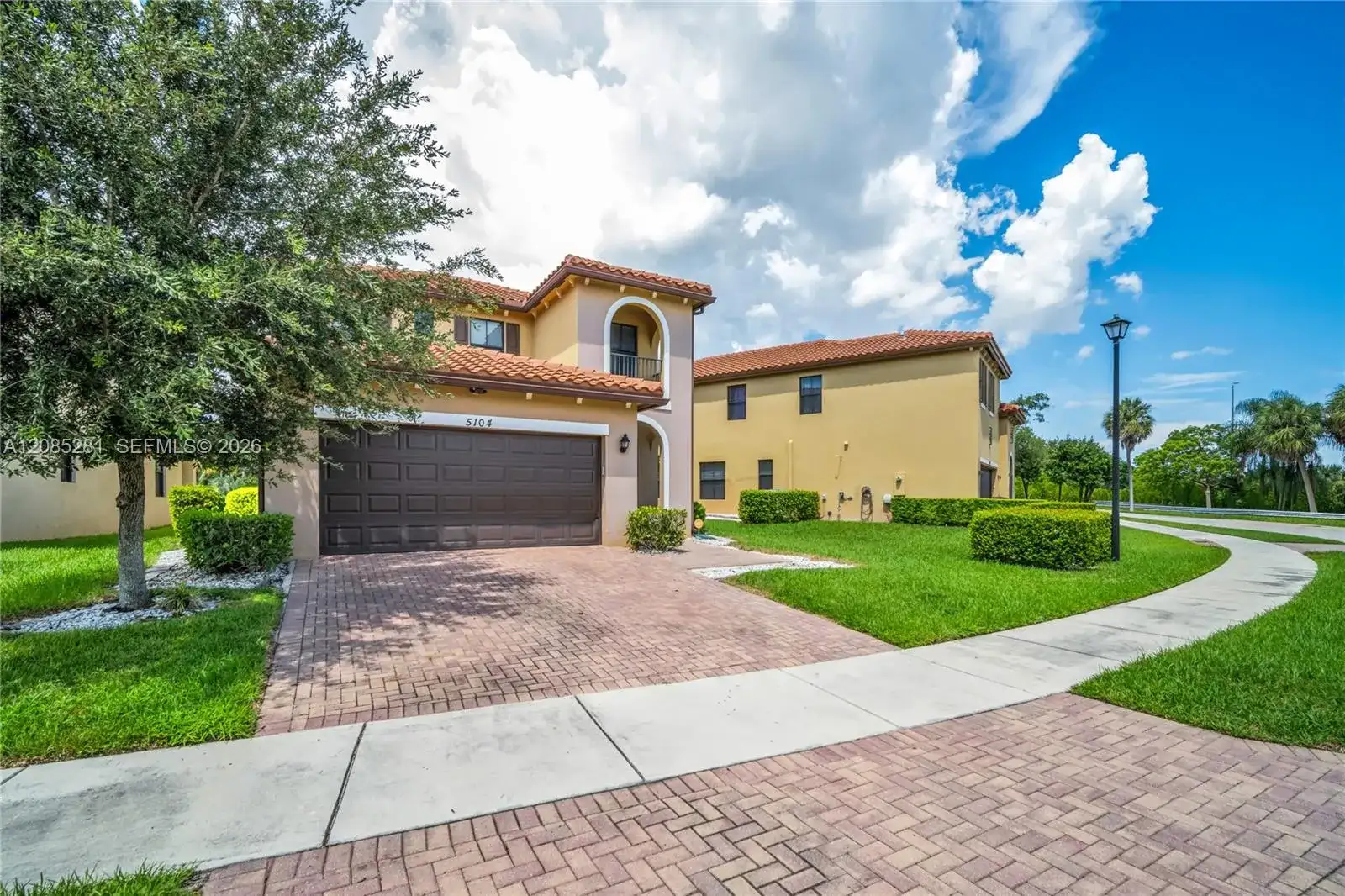 5104 NW 47th St, Tamarac FL 33319 photo 2