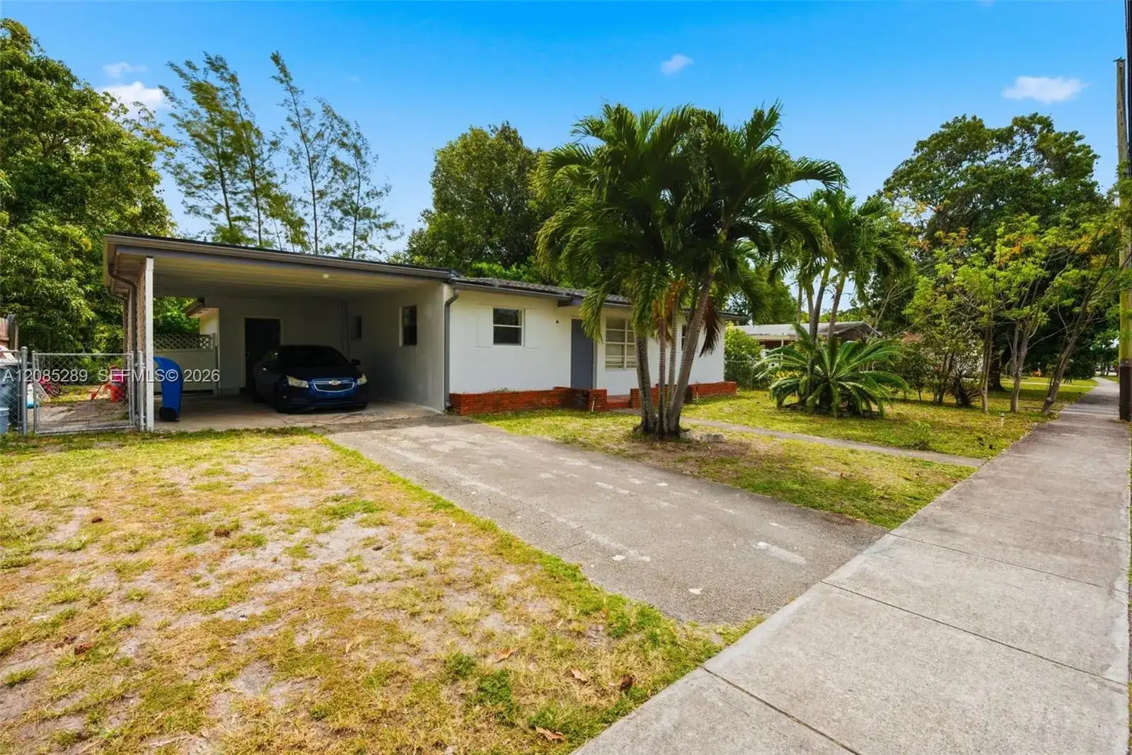 4621 SW 31st Dr, West Park FL 33023 photo 2