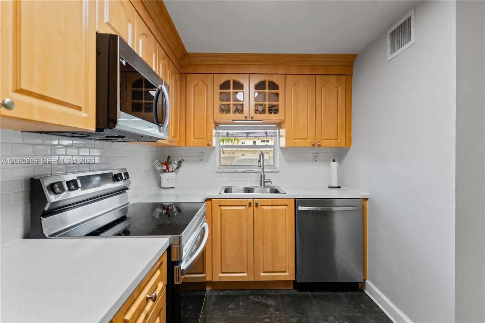 691 S Hollybrook Dr # 105, Pembroke Pines FL 33025