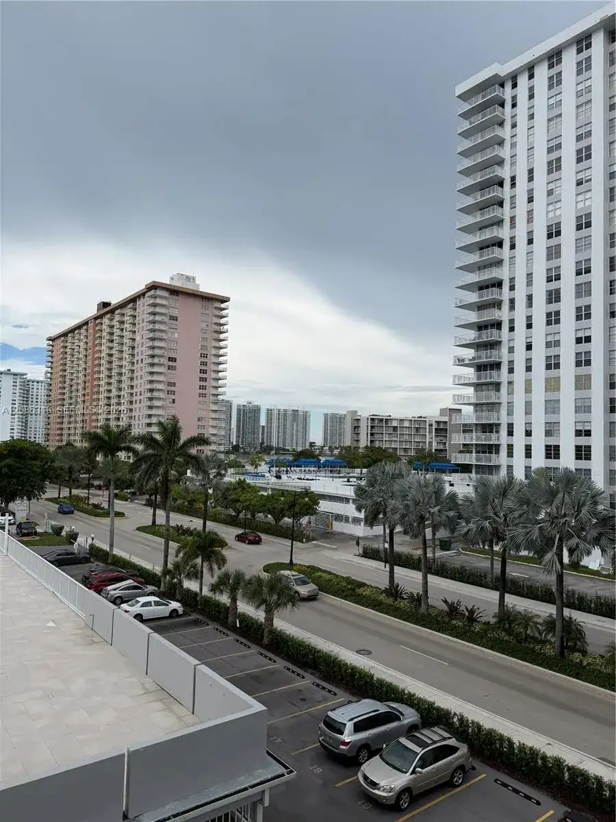 230 174th St # 512, Sunny Isles Beach FL 33160 photo 5