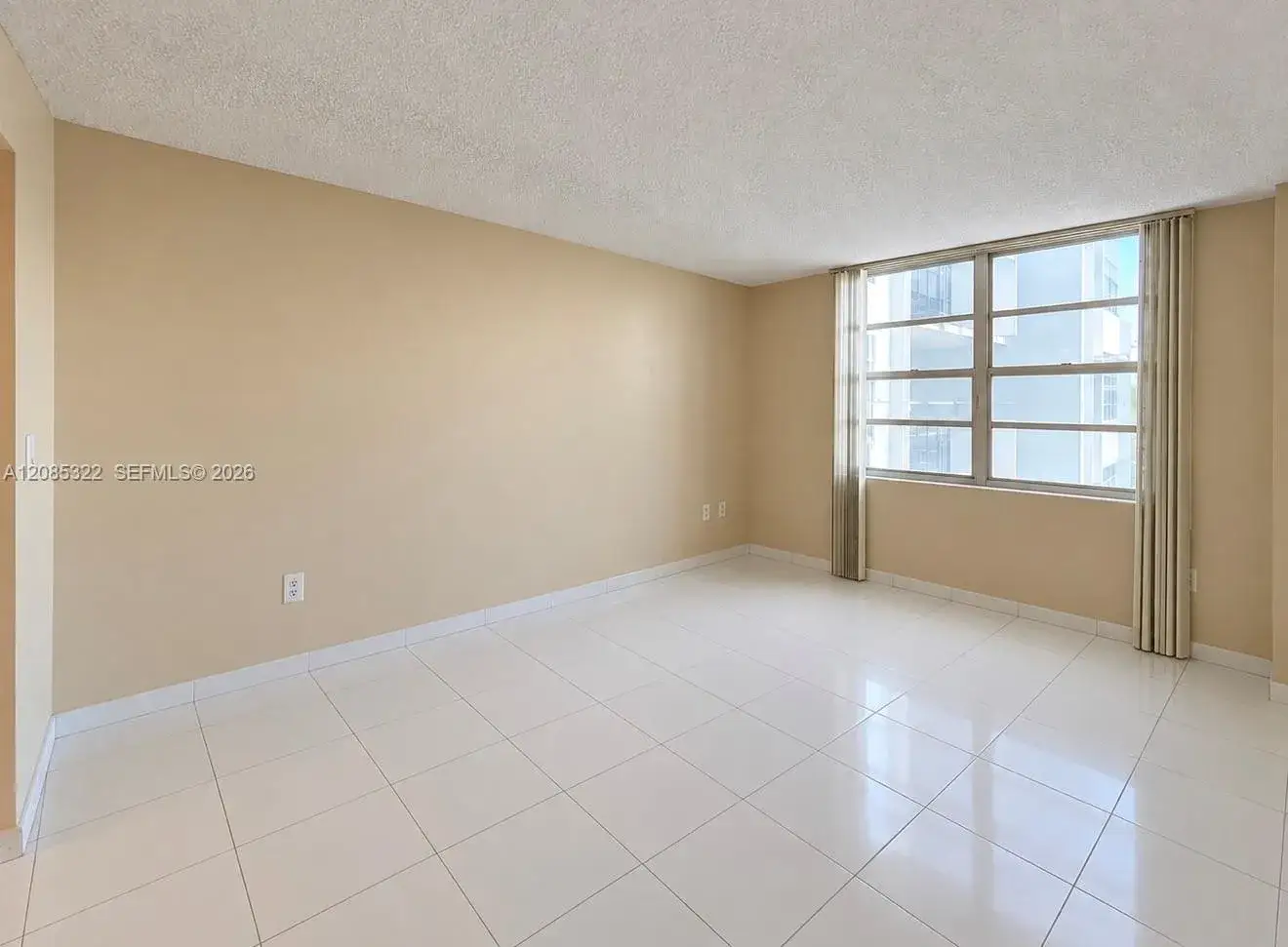 2750 NE 183rd St # 601, Aventura FL 33160