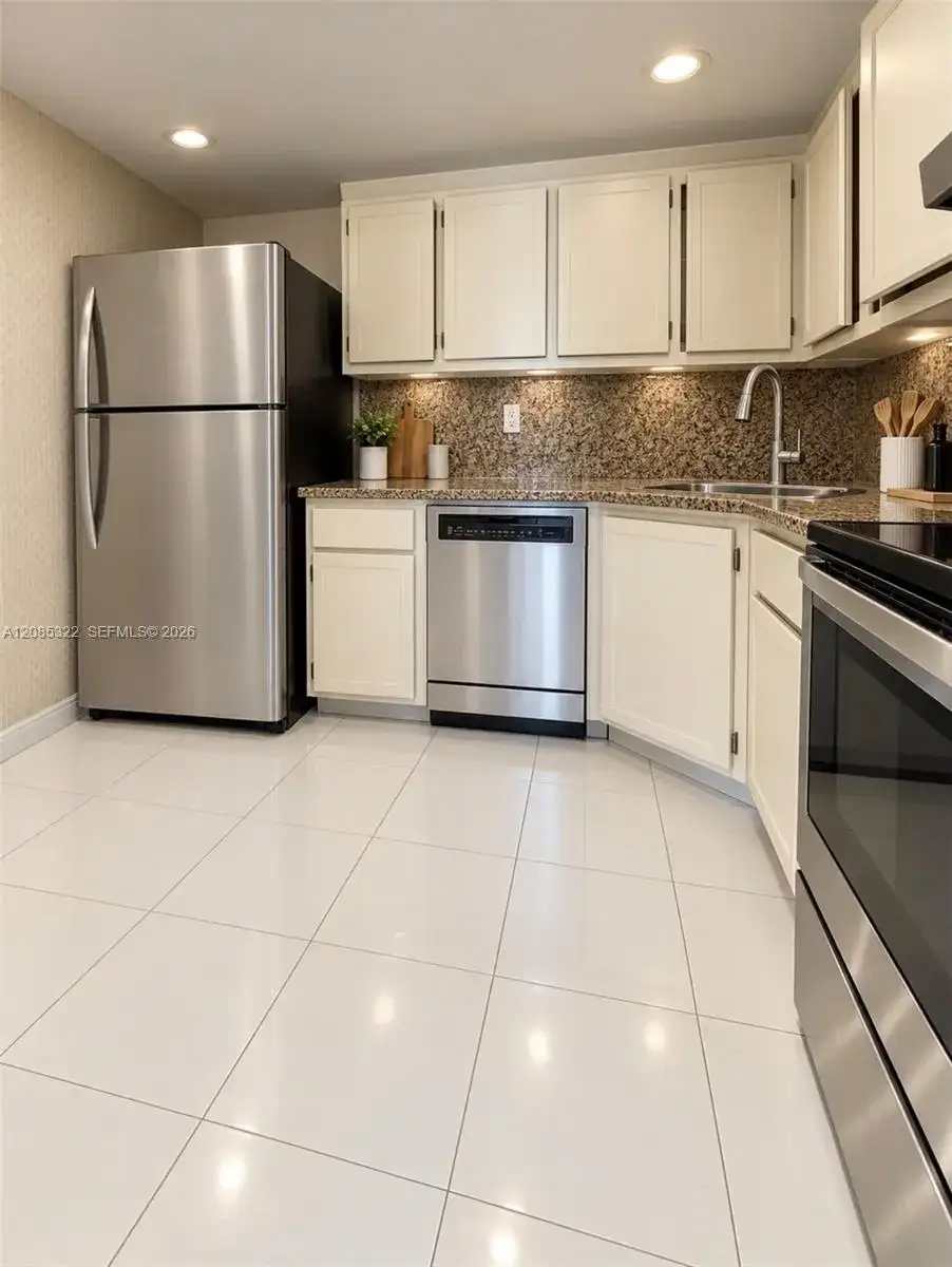 2750 NE 183rd St # 601, Aventura FL 33160 photo 3