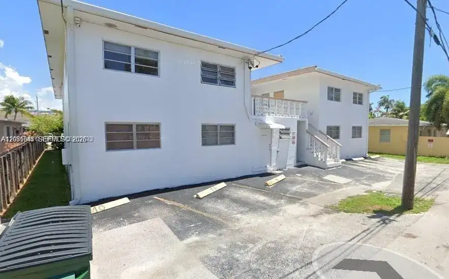 1610 Liberty St # 5, Hollywood FL 33020 photo 2