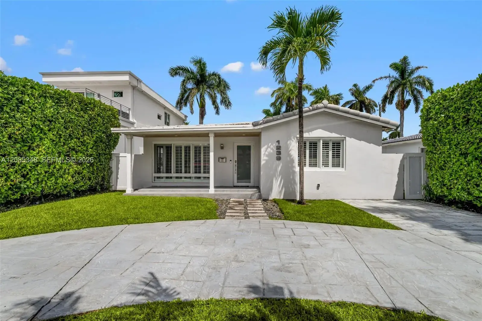 1239 Washington St, Hollywood FL 33019