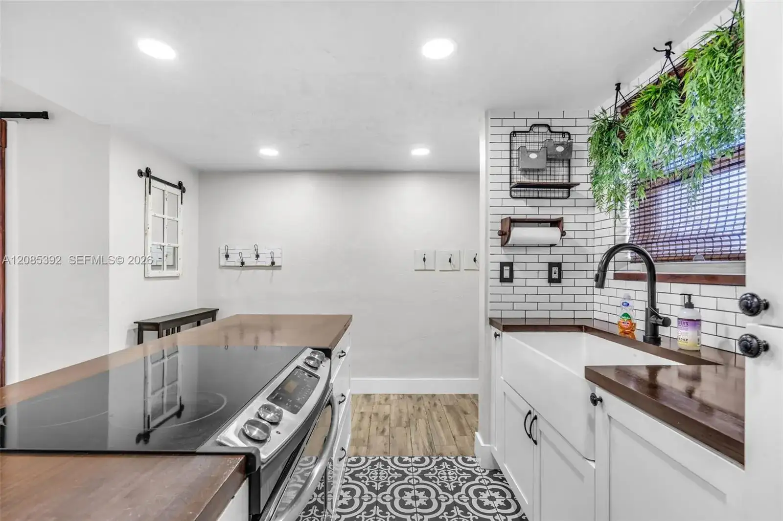 465 Swallow Dr # 10, Miami Springs FL 33166 photo 4
