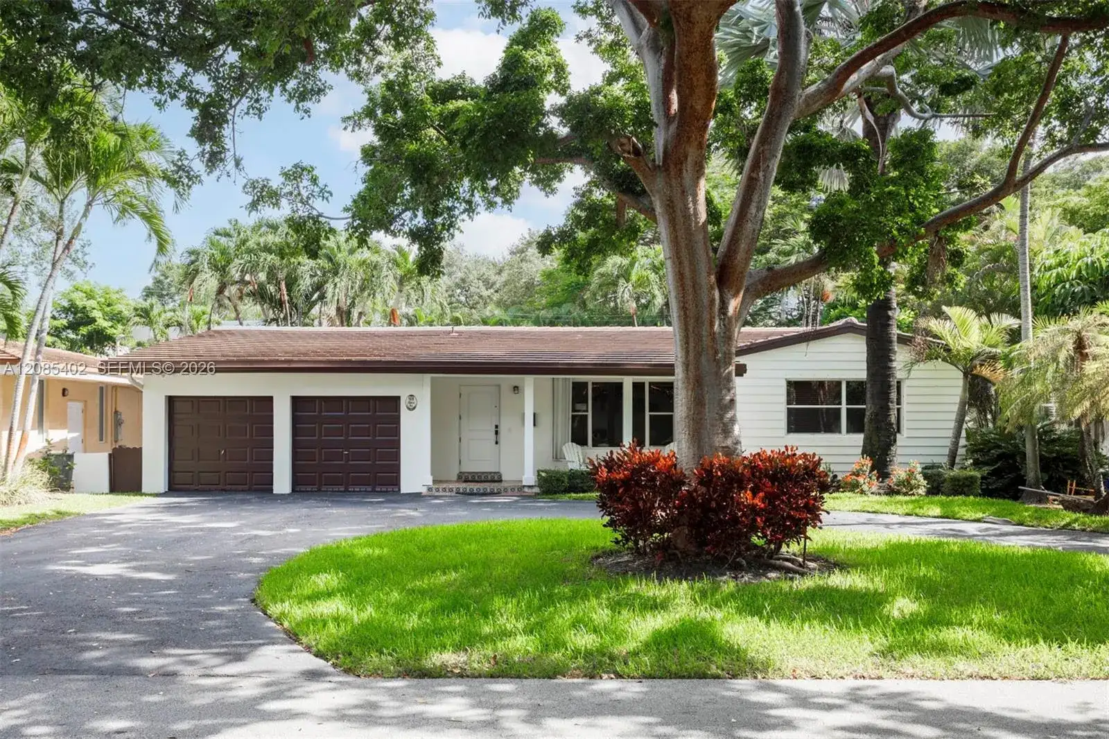 921 Alava Ave, Coral Gables FL 33146 photo 2