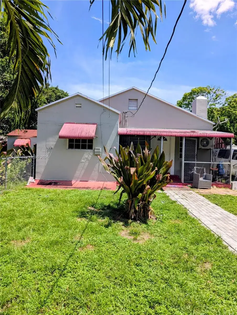 11339 Peachtree Dr, Miami FL 33161 photo 3