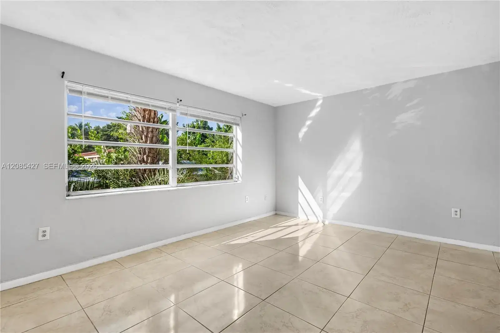 2040 NE 170th St # 10, North Miami Beach FL 33162 photo 3