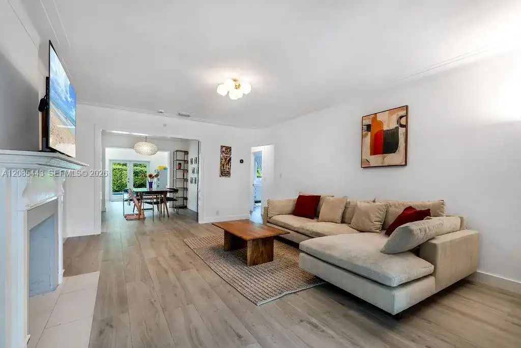 719 W 51st St, Miami Beach FL 33140 photo 2