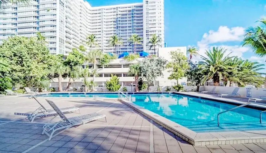 7545 E Treasure Dr # 3I, North Bay Village FL 33141