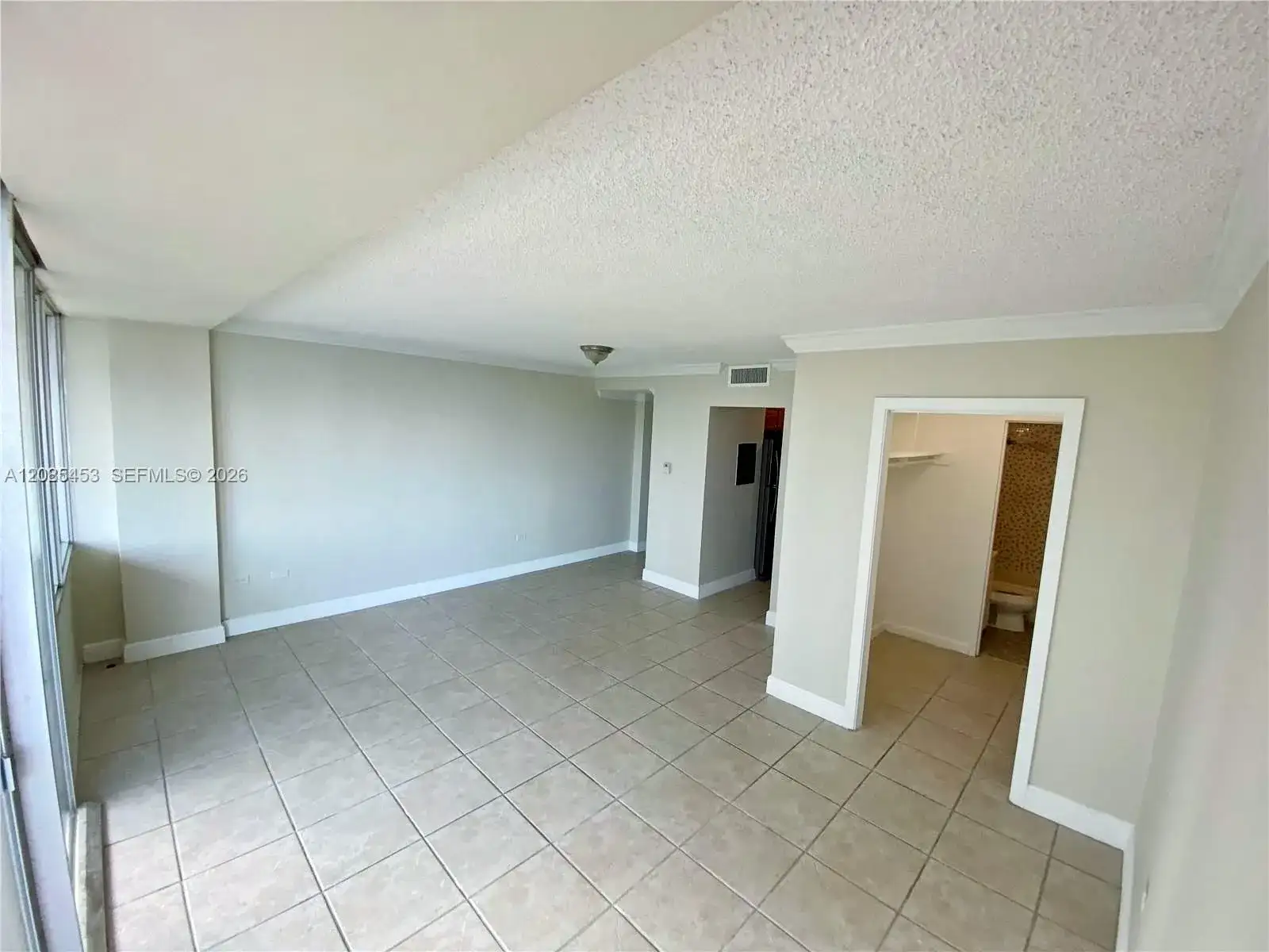 7545 E Treasure Dr # 3I, North Bay Village FL 33141 photo 3