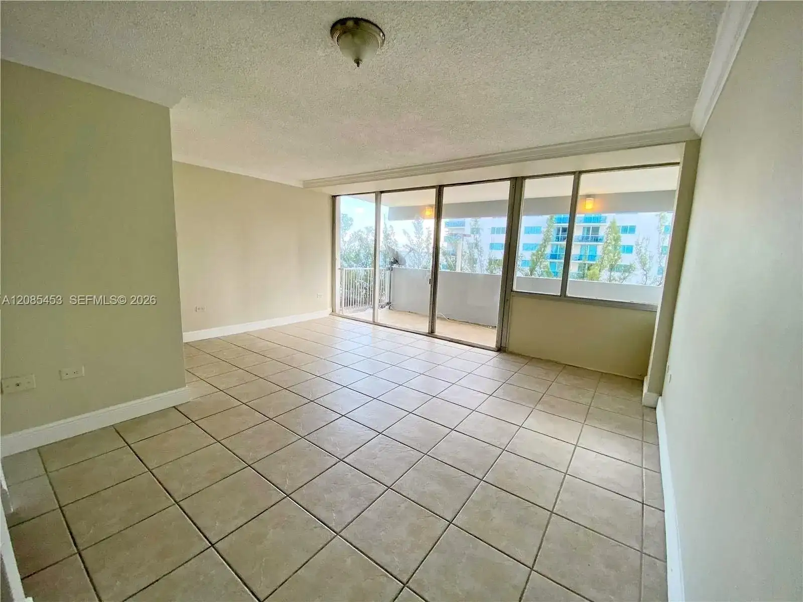 7545 E Treasure Dr # 3I, North Bay Village FL 33141 photo 5