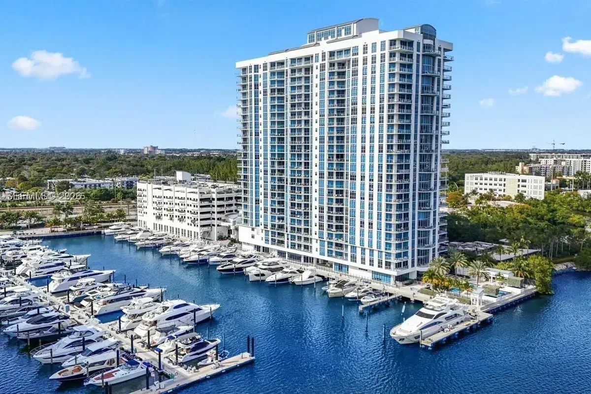17301 Biscayne Blvd # 1105, North Miami Beach FL 33160