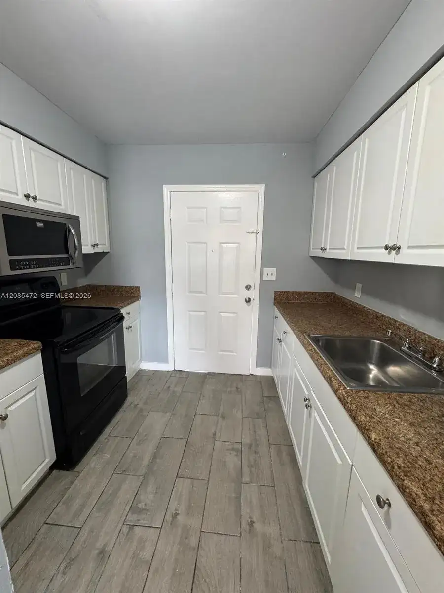2920 Pierce St # 1, Hollywood FL 33020 photo 4