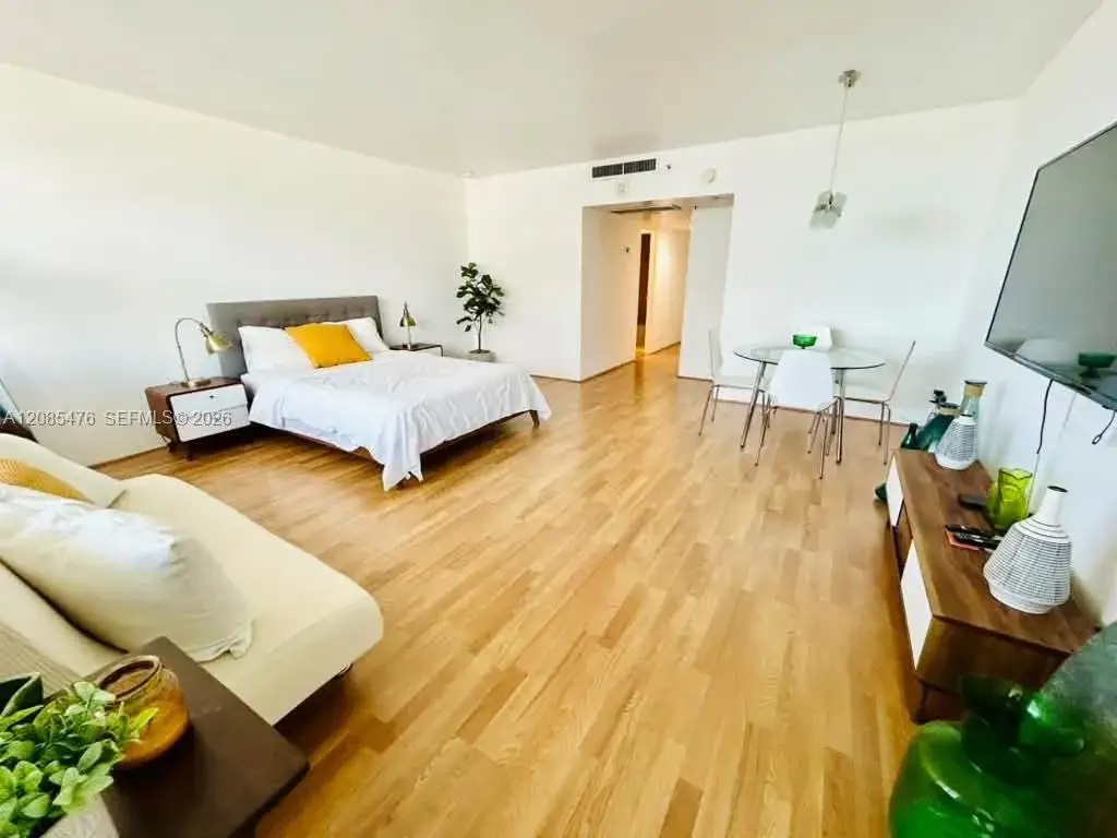 100 Lincoln Rd # 829, Miami Beach FL 33139