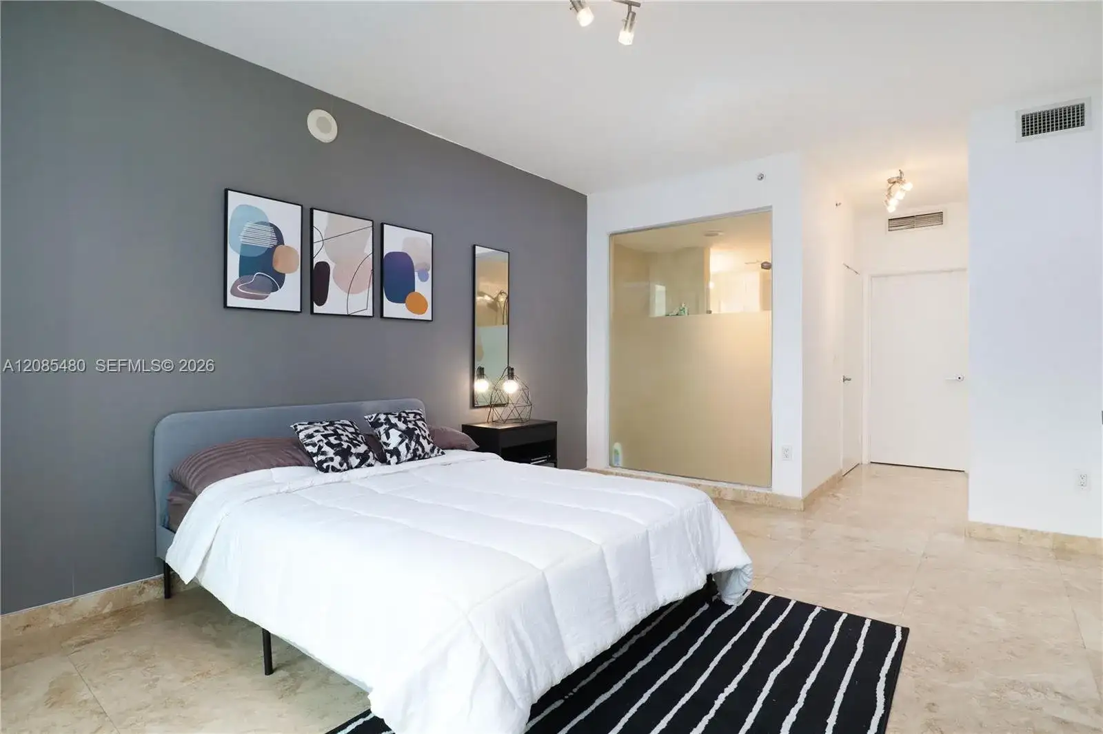 90 SW 3rd St # 3002, Miami FL 33130 photo 5