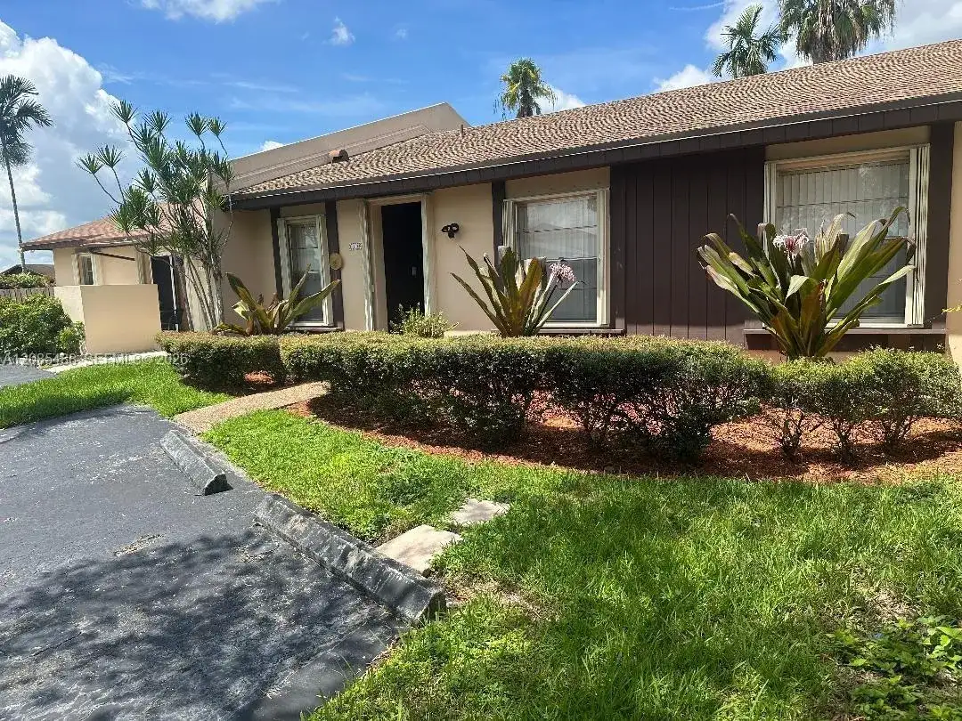 10836 SW 123rd Pl, Miami FL 33186 photo 2