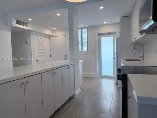 3000 Marcos Dr # P305, Aventura FL 33160 photo 5