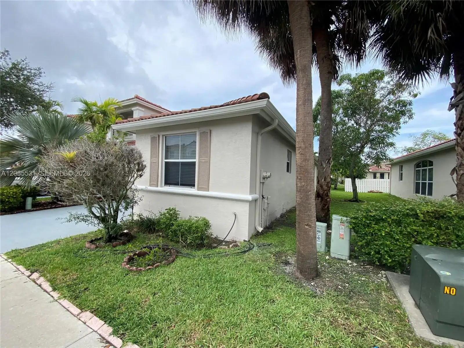 856 NW 132nd Ave, Pembroke Pines FL 33028 photo 2