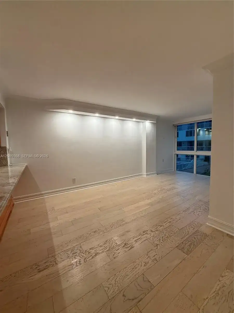 5401 Collins Ave # 210, Miami Beach FL 33140 photo 2