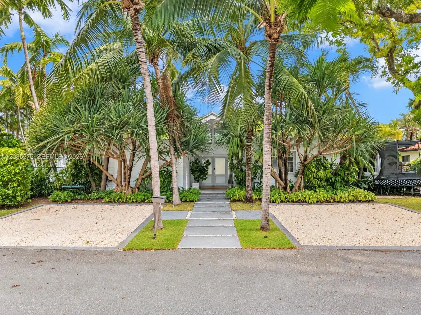 755 Curtiswood Dr, Key Biscayne FL 33149