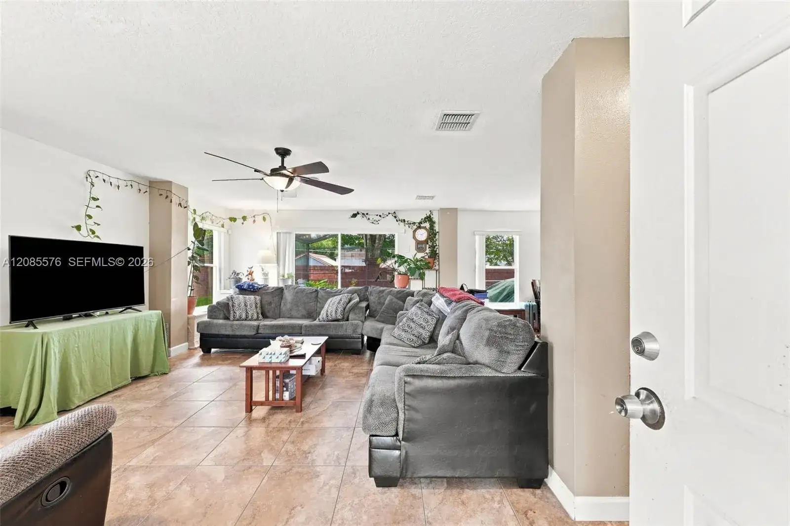 611 Abaco, Kissimmee FL 34746 photo 2