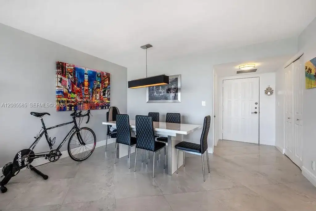 600 Parkview Dr # 829, Hallandale Beach FL 33009 photo 2