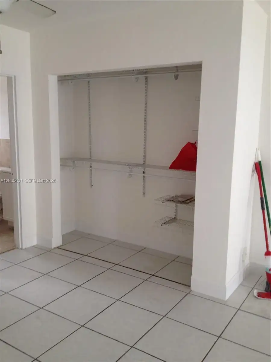 158 Ocean Dr # 406, Miami Beach FL 33139 photo 4