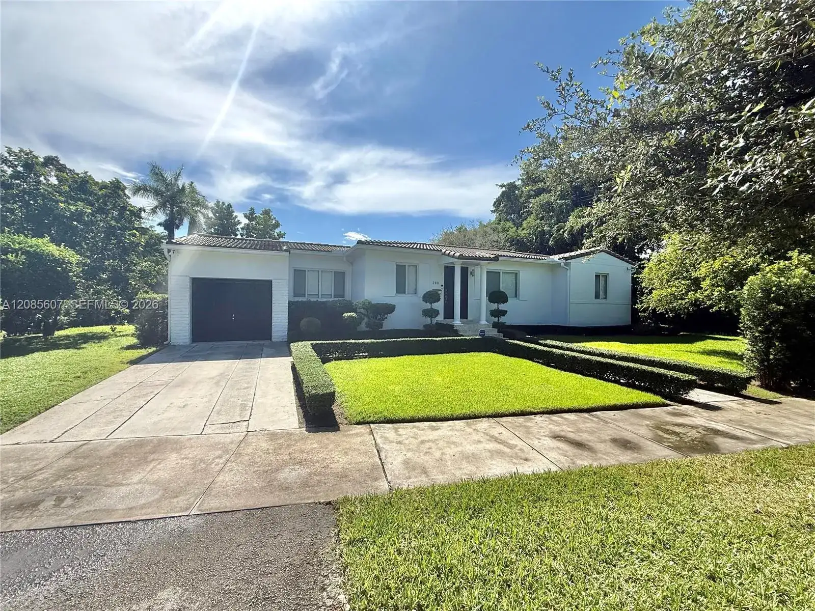 2001 Coral Gate Dr, Miami FL 33145 photo 2