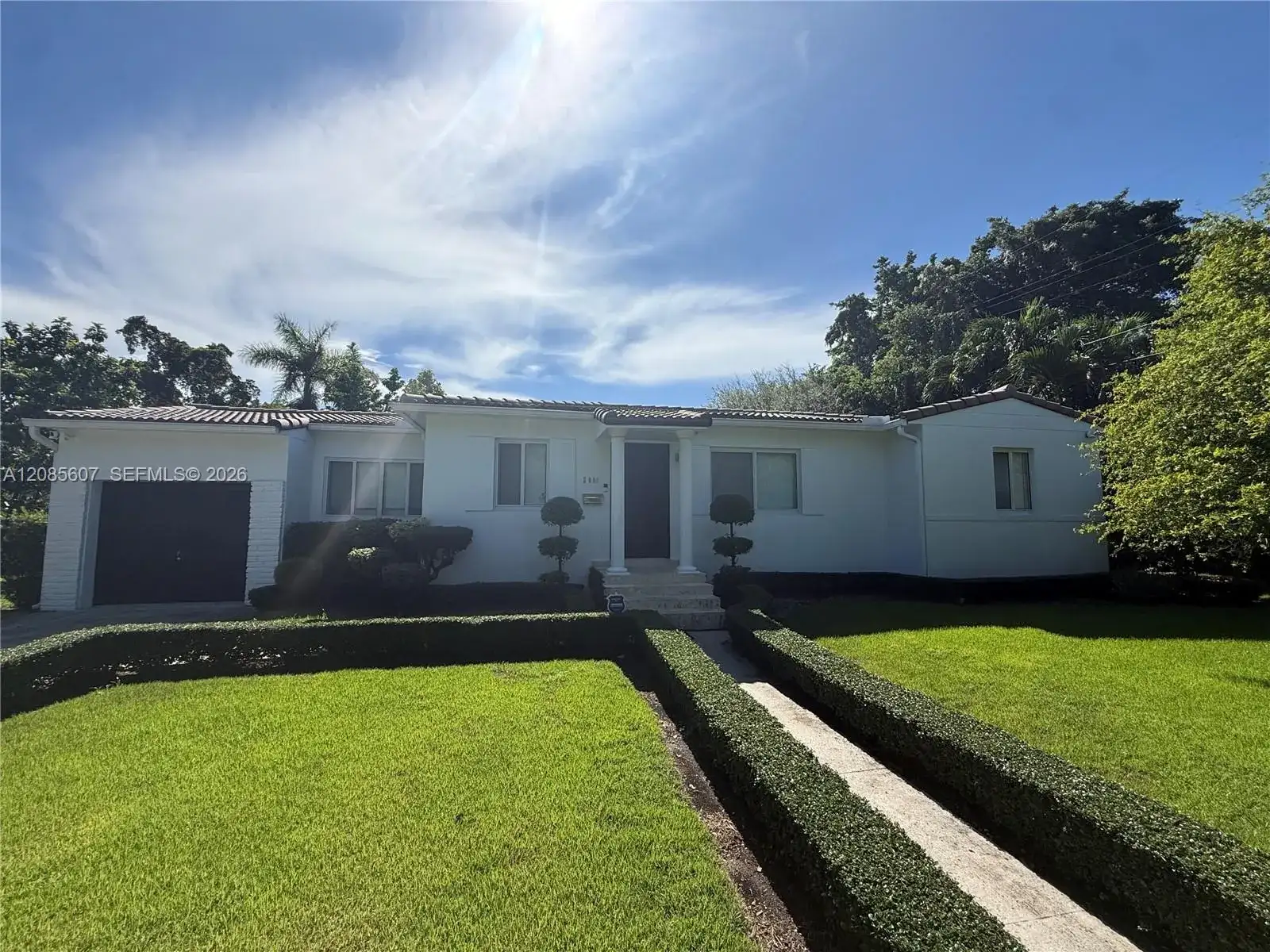 2001 Coral Gate Dr, Miami FL 33145 photo 3