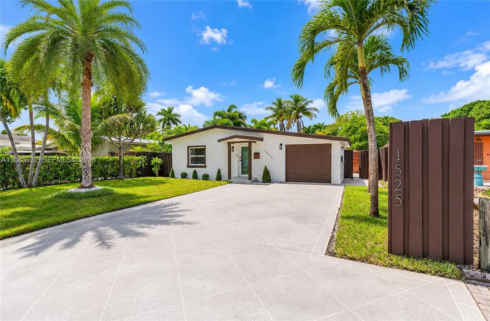 1525 NE 18th Ave, Fort Lauderdale FL 33304 photo 2