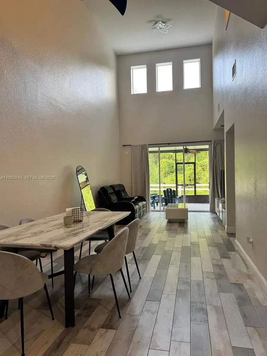 1609 Croydon St, Orlando FL 32828 photo 2