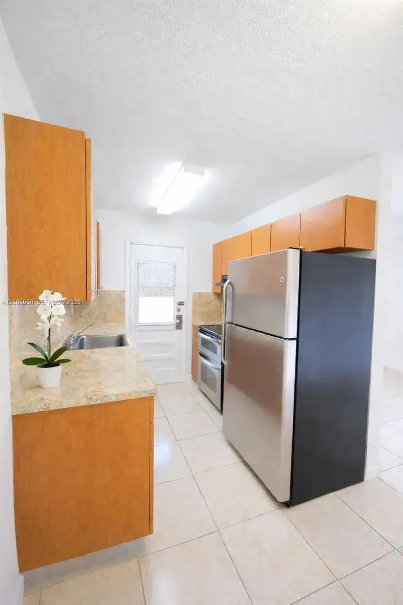 2580 NW 139th St # 1, Opa-Locka FL 33054