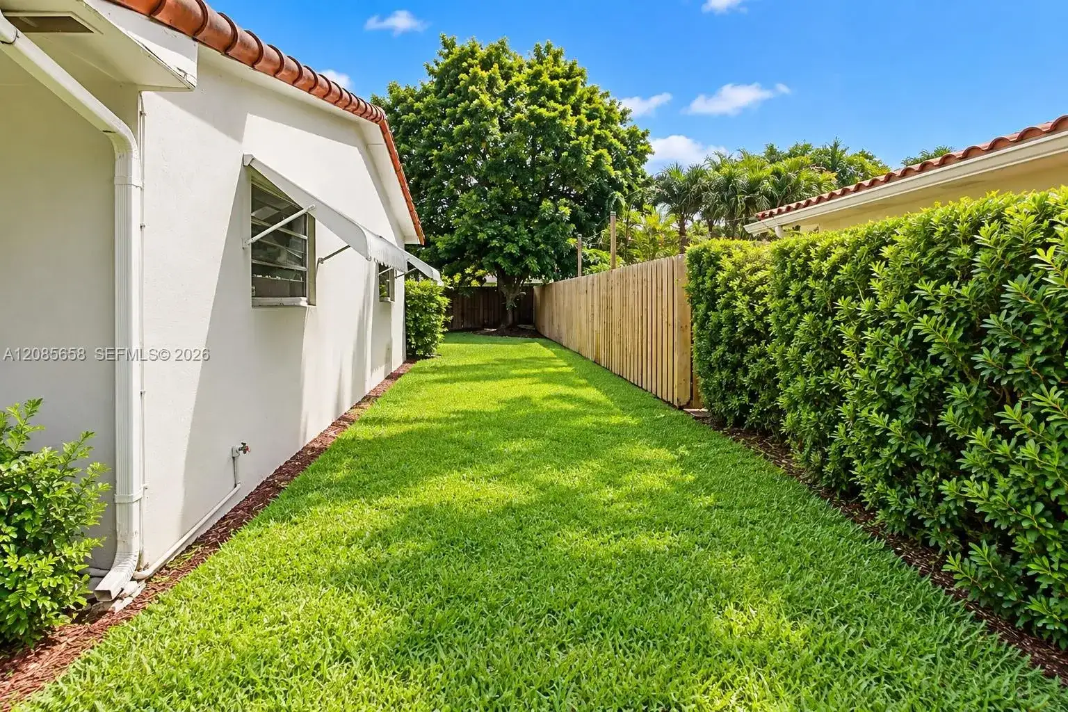 14961 Egan Ln, Miami Lakes FL 33014 photo 4