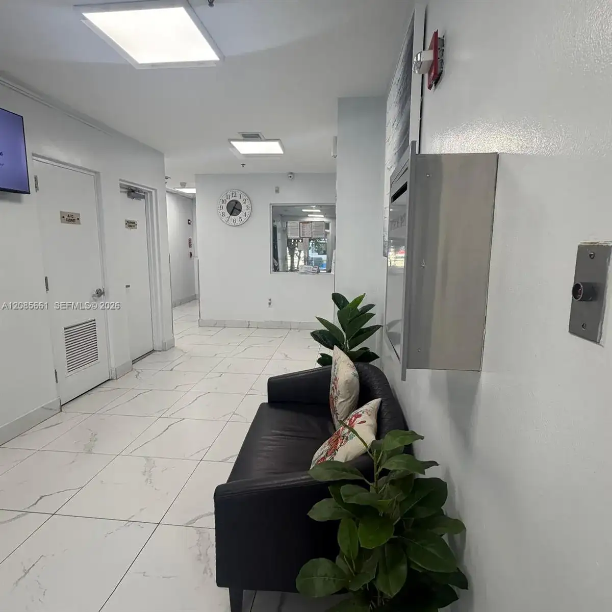 104 SW 9th St # 1101, Miami FL 33130 photo 4