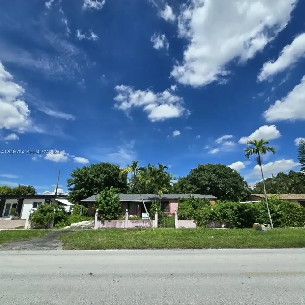 9371 SW 32nd St, Miami FL 33165
