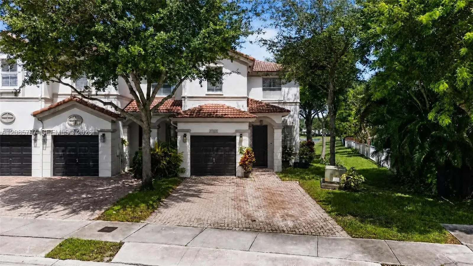 10861 NW 79th St, Doral FL 33178 photo 2