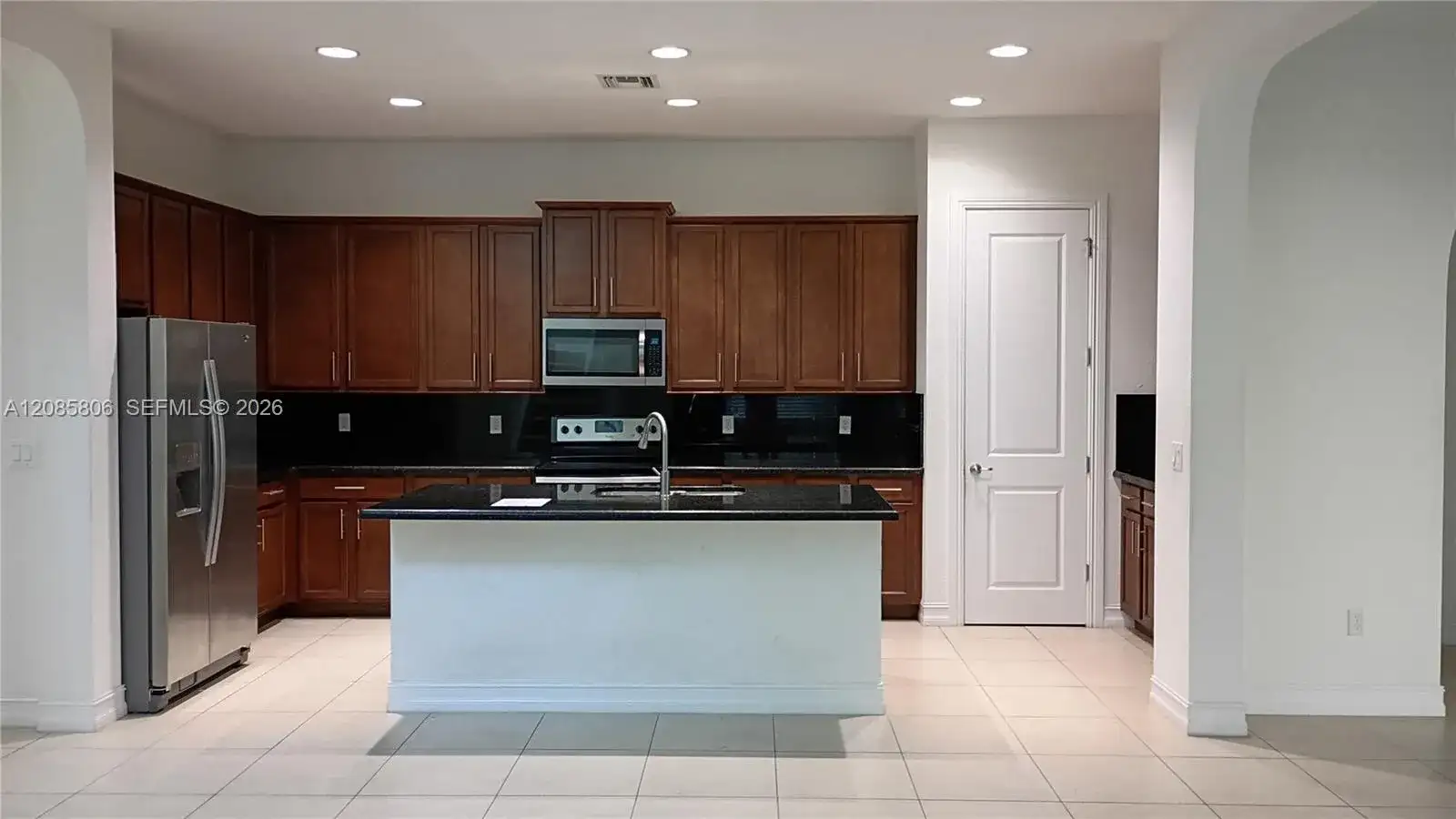 1280 SW 113th Way, Pembroke Pines FL 33025 photo 3