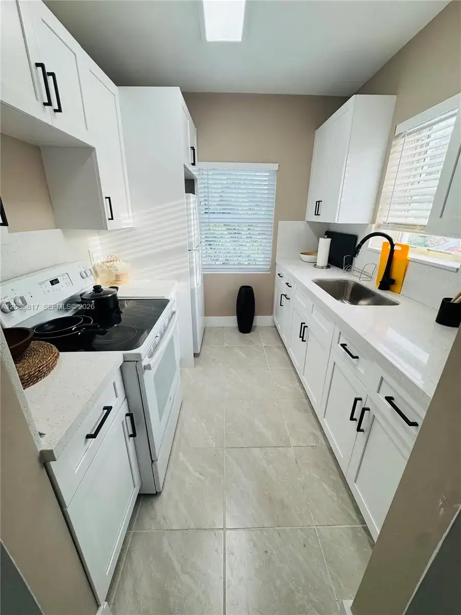 850 SW 5th St # 2, Miami FL 33130 photo 2