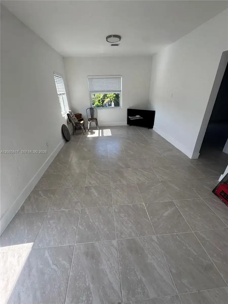 850 SW 5th St # 2, Miami FL 33130 photo 5