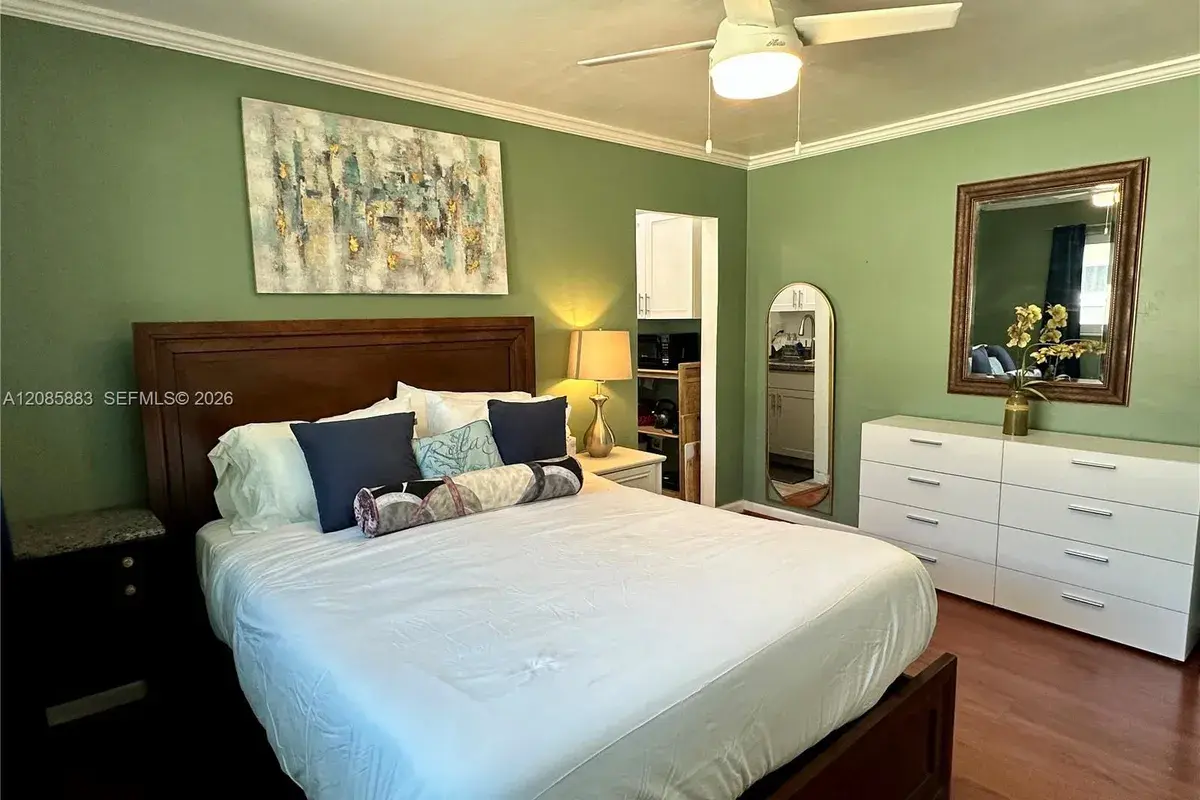 2431 Washington St # 2, Hollywood FL 33020